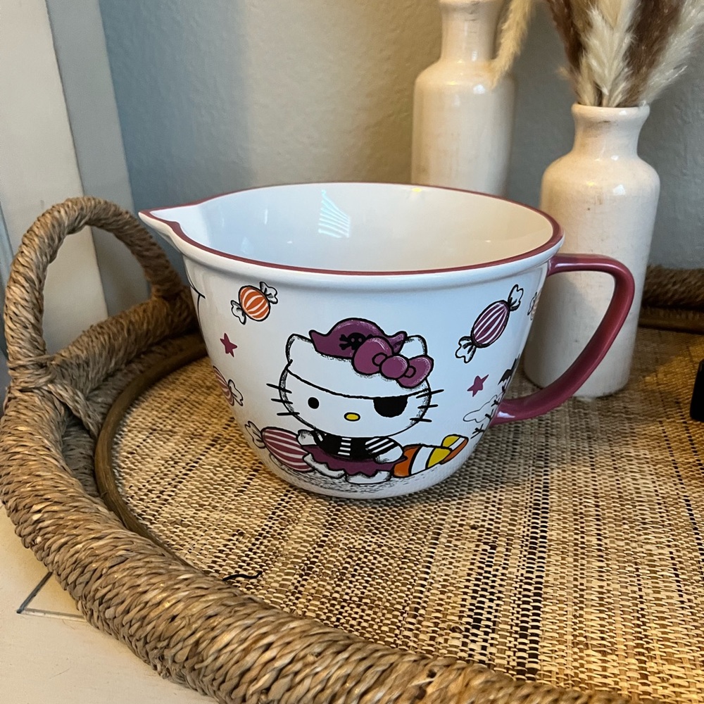 HTF Hello Kitty Halloween Mixing Bowl